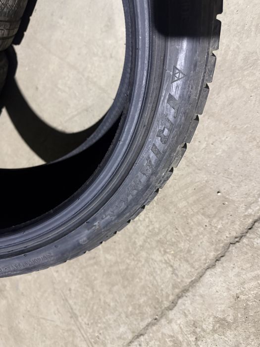 245/40R19 Triangle