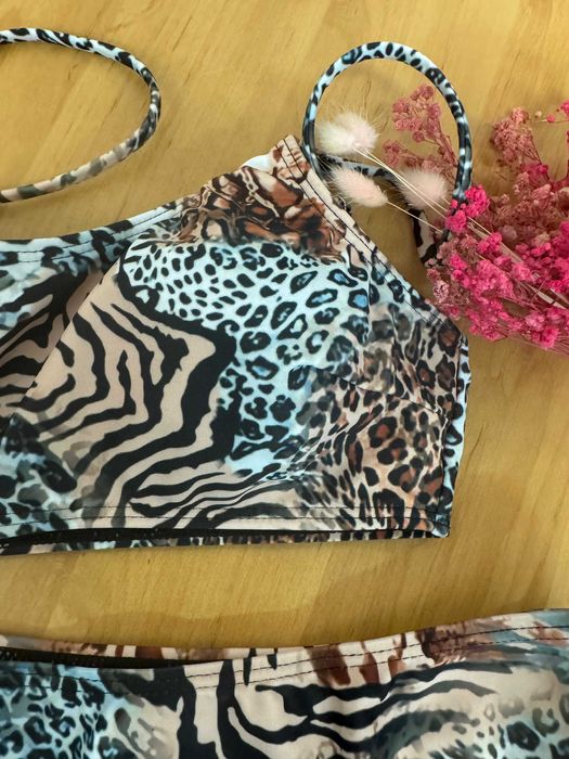 Бански  от две части в абстрактен принт