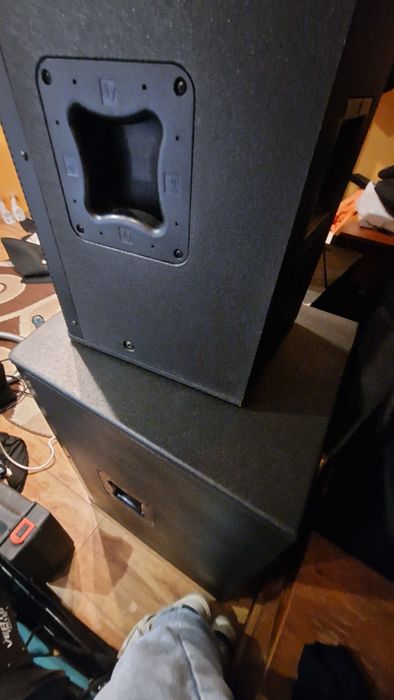 Vand coloana 2 boxe electrovoice tx1122 si subwoofer tx1181, q66 amplificator