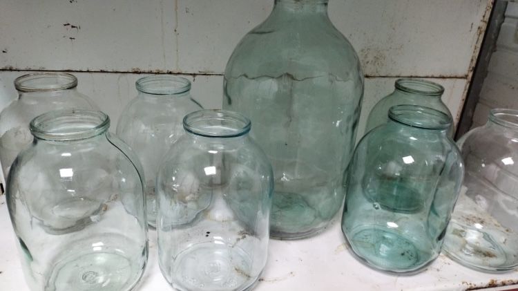 Банки в ассортименте