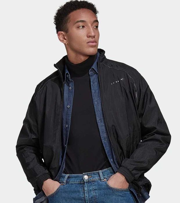 яке Adidas чисто ново