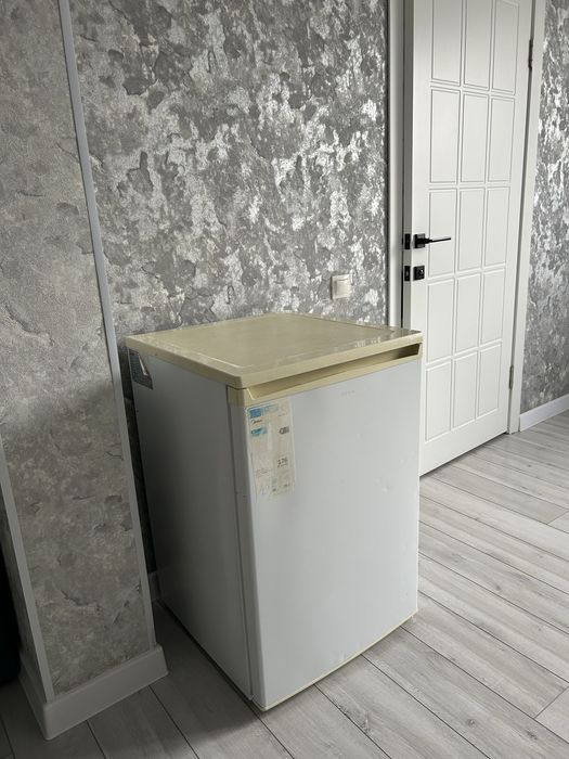 Продам морозильник на запчасти