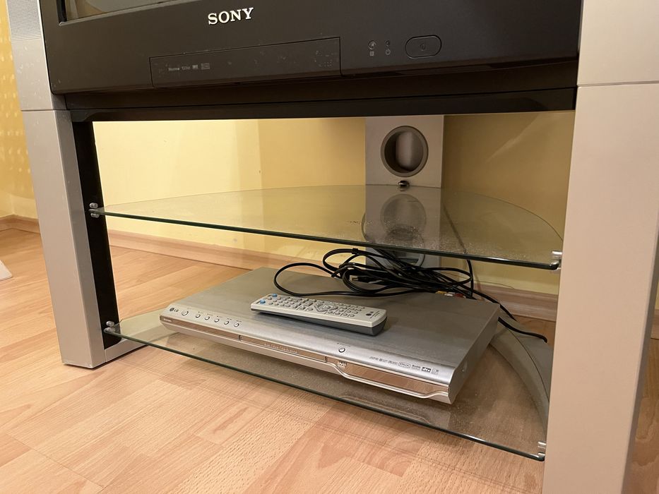 Sony WEGA с интегрирана стойка, модел: KV-29XL70K Trinitron