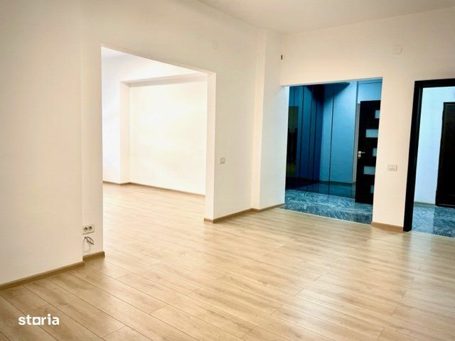 Inchiriere apartament 4 camere Piata Romana