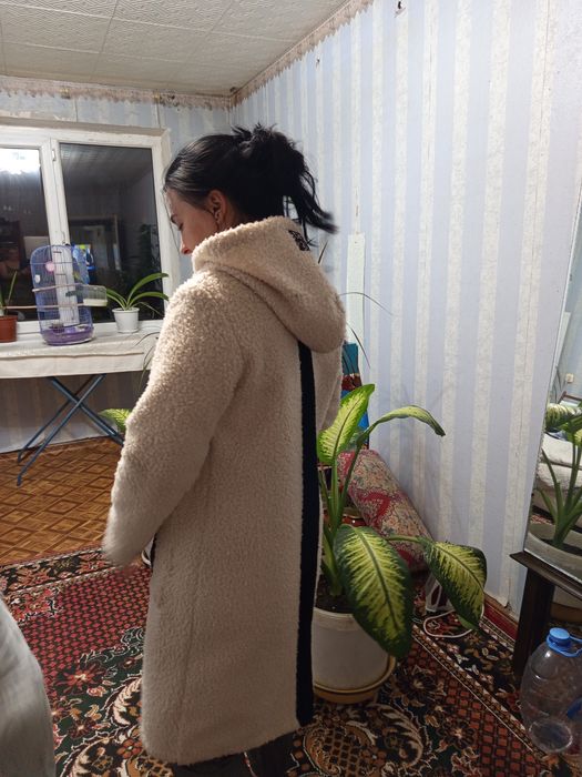 Пальто. 8000т продам