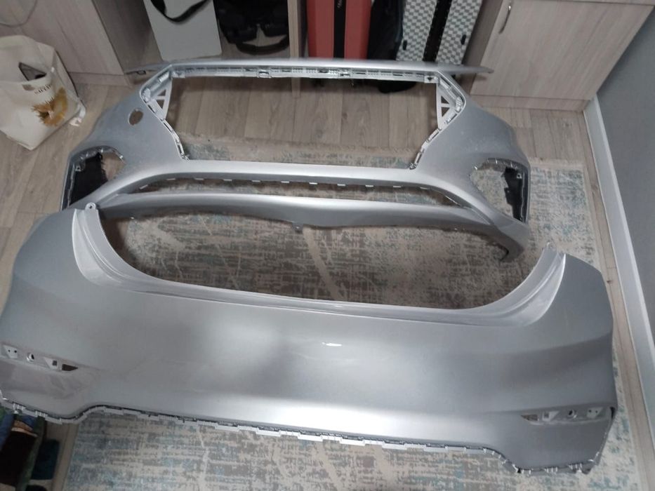 Продам бампера и аккумуляторы