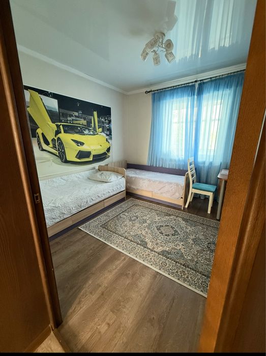 продаётся двухэтажный дом с бассейном и баней