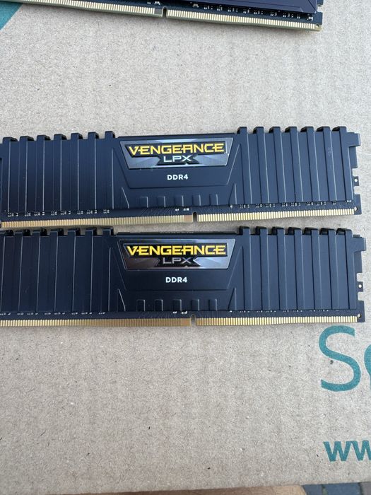 DDR4 Corsair Vengeance LPX