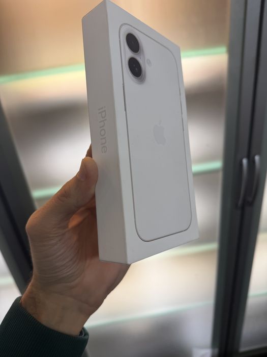 Vand iphone 17 256Gb White Nou(Sigilat)