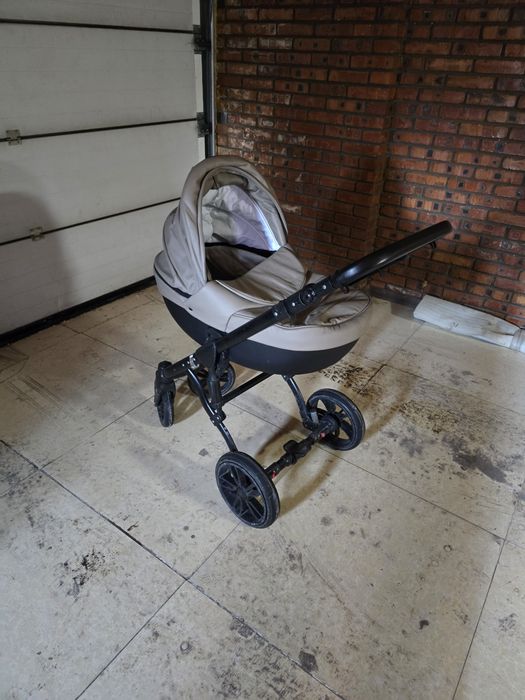 Продам коляску 2 в 1