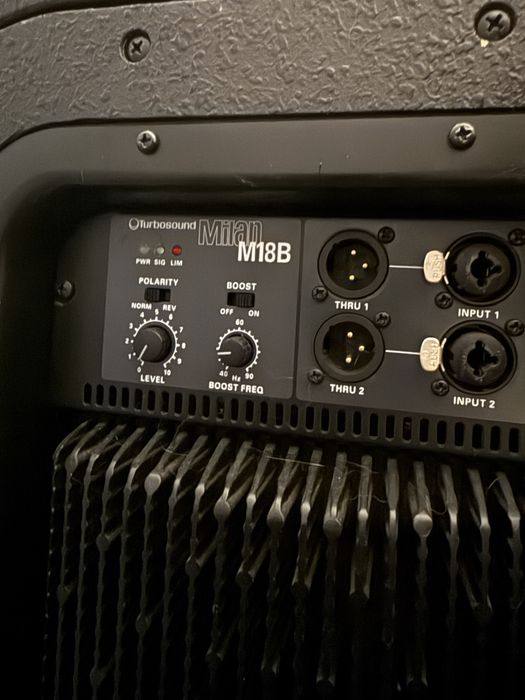 Vând subwoofer activ profesional Turbosound Milan M18B – 18