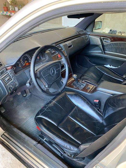 Mersedes w210 sotiladi