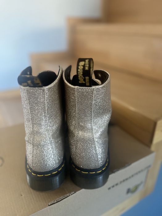 DR MARTENS Pascal 1460 Gold Glitter 41