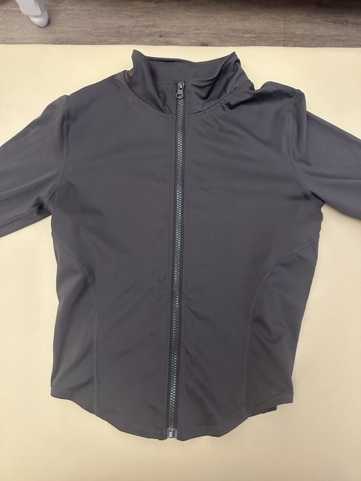 Рашгард серого цвета