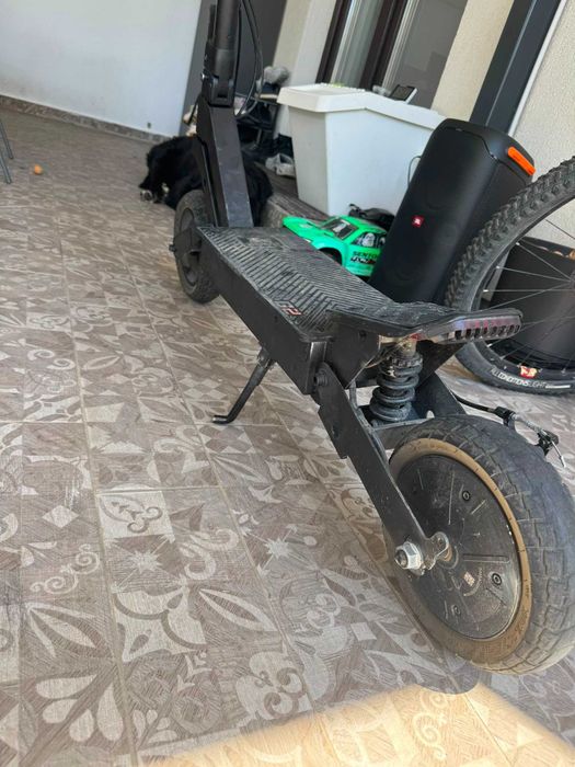 Vând Trotinetă Electrică KuKirin G2 (Model 2025) + GENTUȚĂ BONUS!