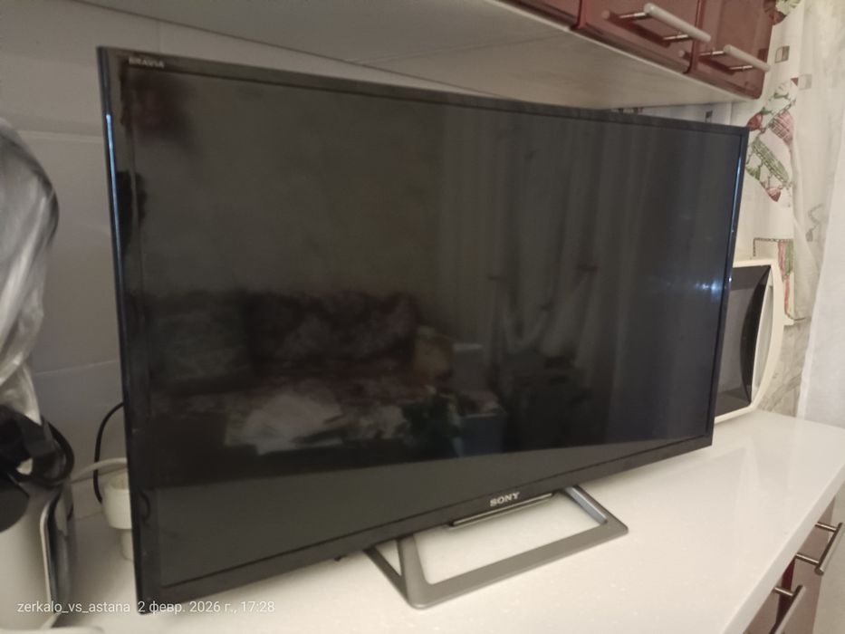 Продам телевизор Sony в отличном состоянии работает через приставку