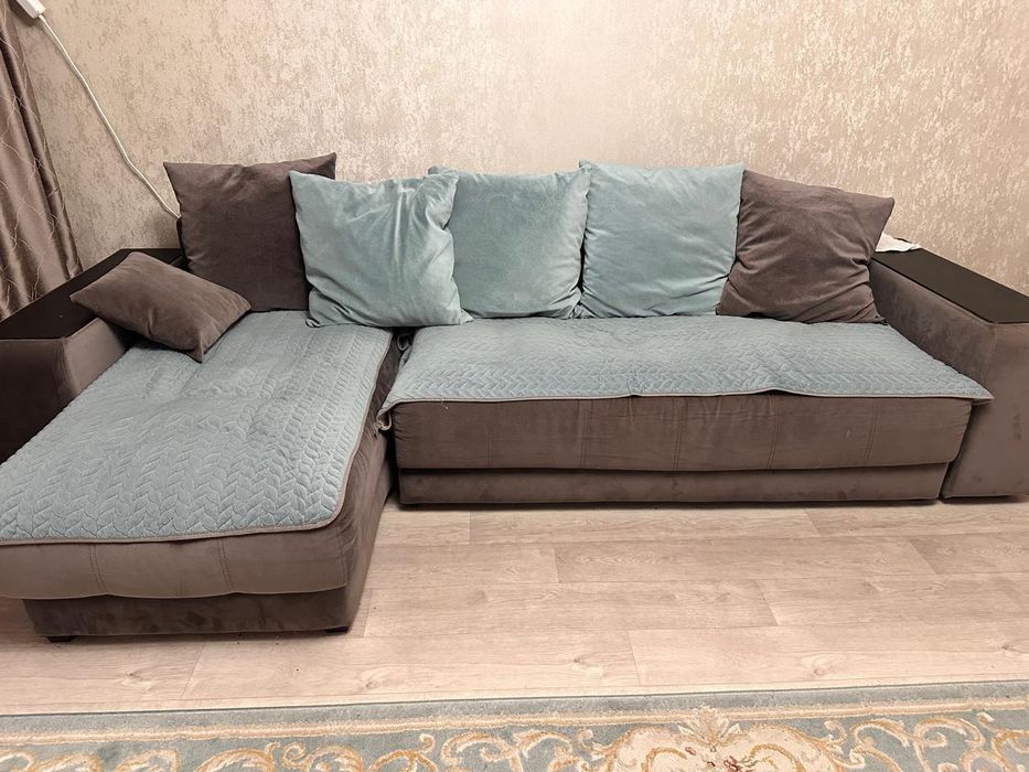 Продам диван угловой