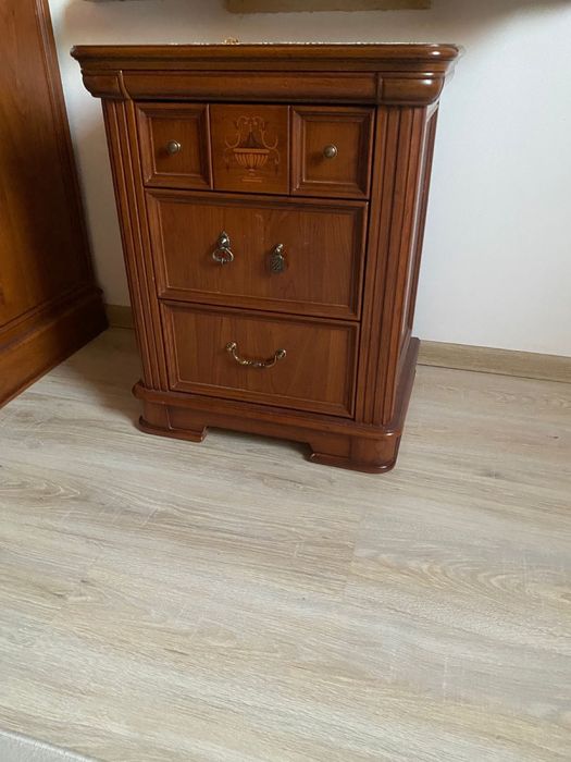 Спальный гарнитур { малазия }