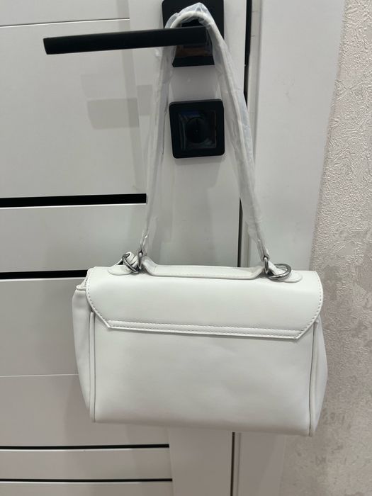 Новая белая сумка