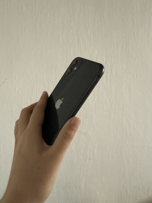 Айфон 11 64 гб .