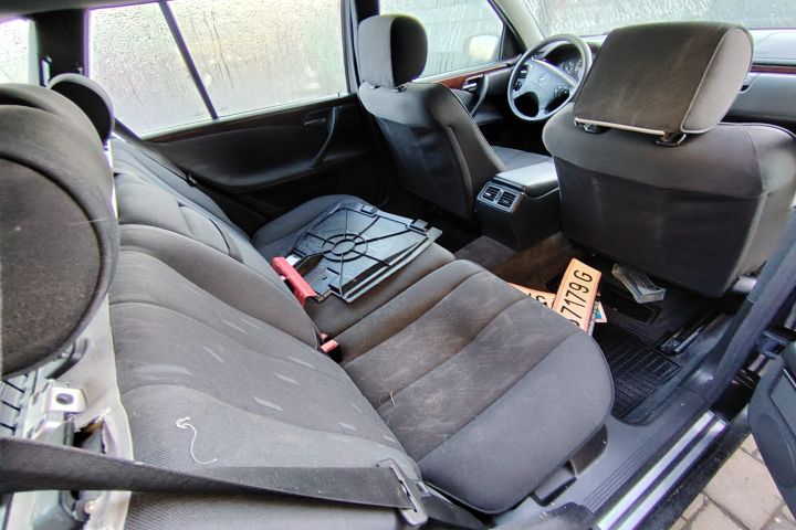 Punte spate Mercedes-Benz E-Class 2001