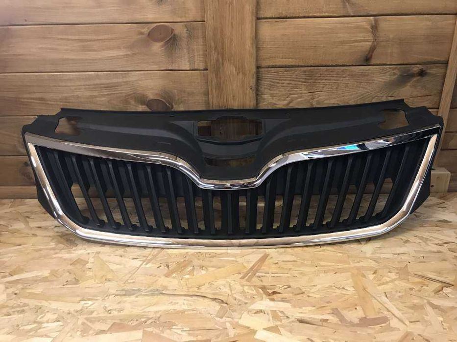 Решетка радиатора на SKODA RAPID 13-/Шкода Рапид 13-