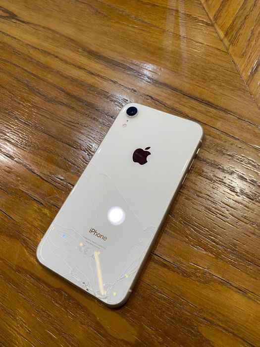 Айфон XR 64/75 face есть