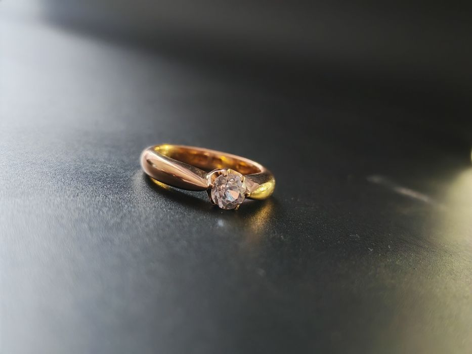Inel aur 18 K cu Safir alb