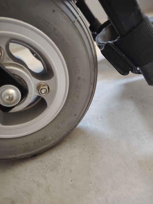 Cărucior electric pentru persoane cu dizabilități 12km/oră