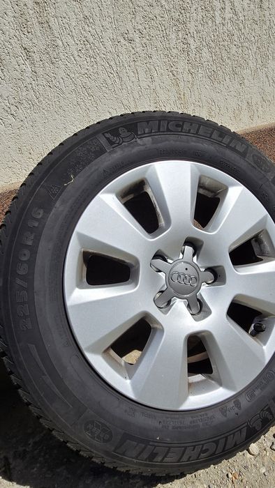 VÂND Set Complet Jante Originale Audi + Anvelope Iarnă Michelin Alpin — 225/60 R16