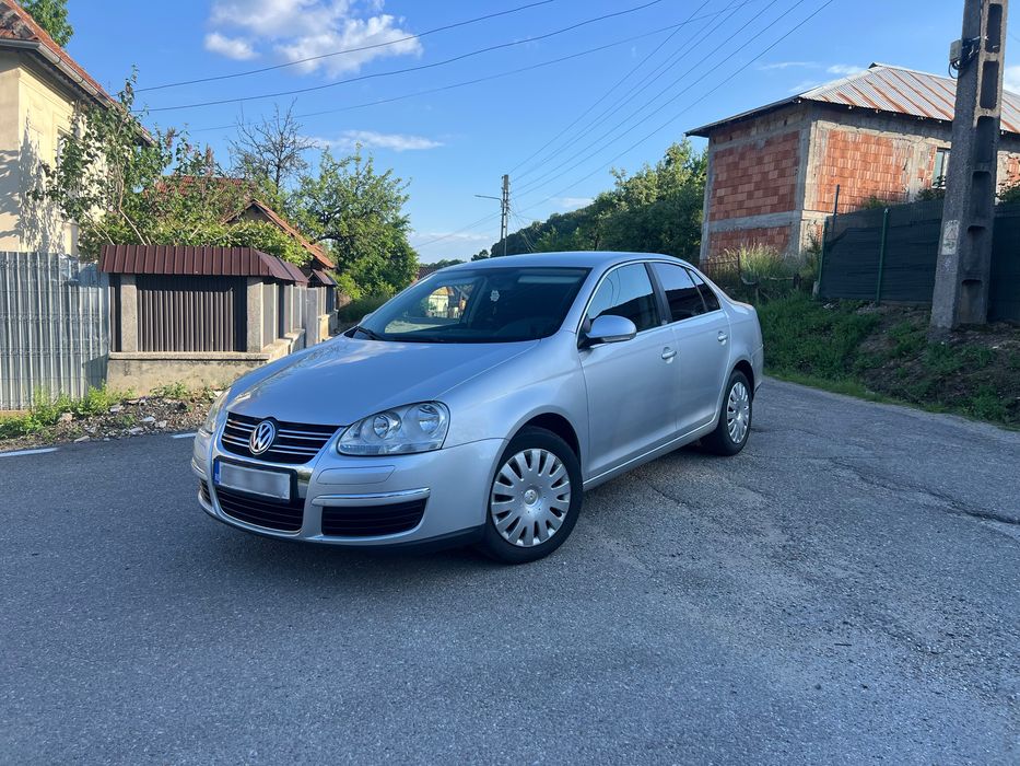 Vand Volkswagen Jetta 1.6 Benzina