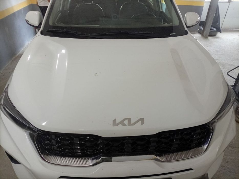 Kia sonet kapoti