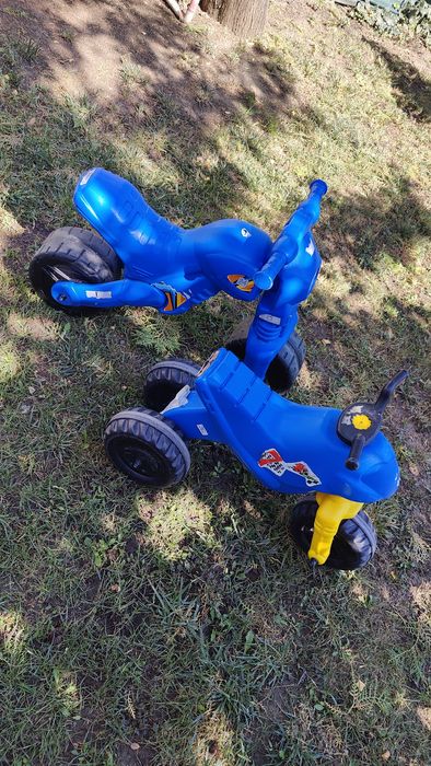 Lot tricicleta si motoreta de impins cu picioarele 1-3 ani