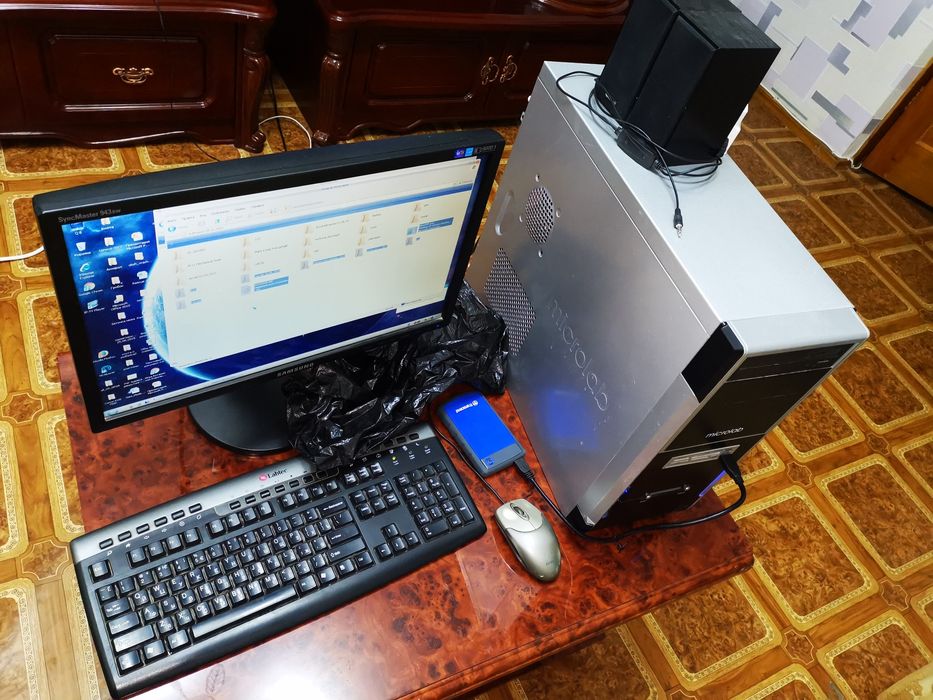 , настольный компьютер.