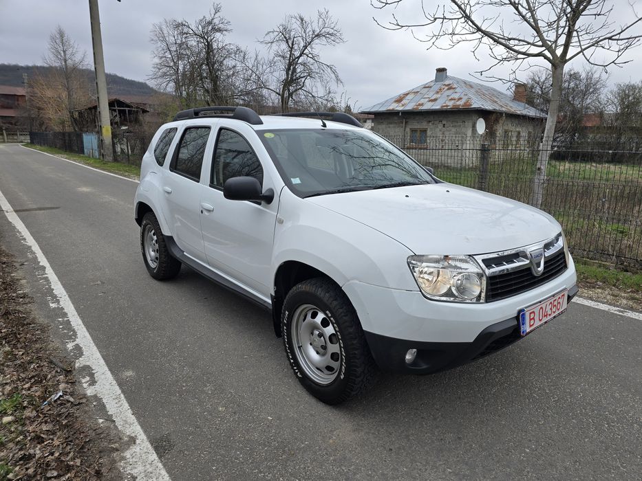DACIA Duster 1.5 dci 4X4 6 trepte 110 cp aer conditionat