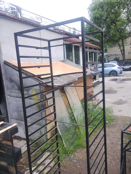 Метален Стелаж на колела