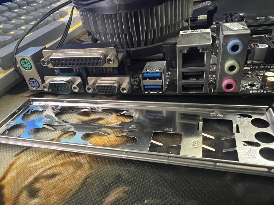 Sifatli komplekt Gigabyte H81+i3 4170+Kuller