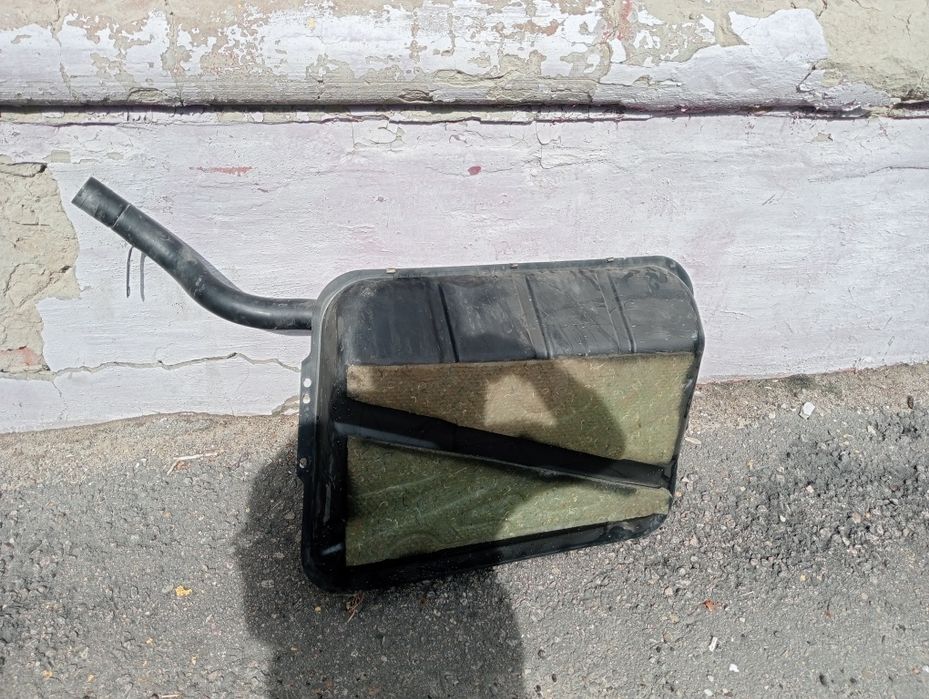 Продам бензобак Ауди 80 б3