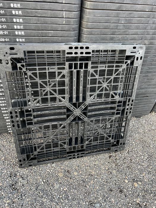 Paleti plastic 105x105x12