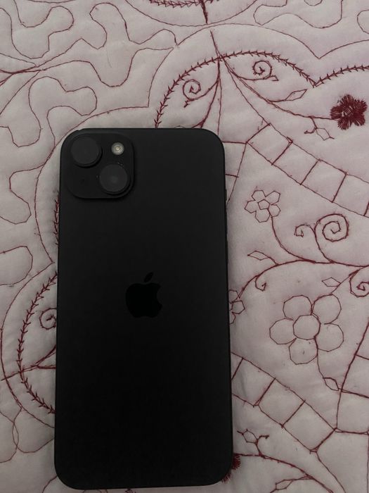 Vând iPhone 15+