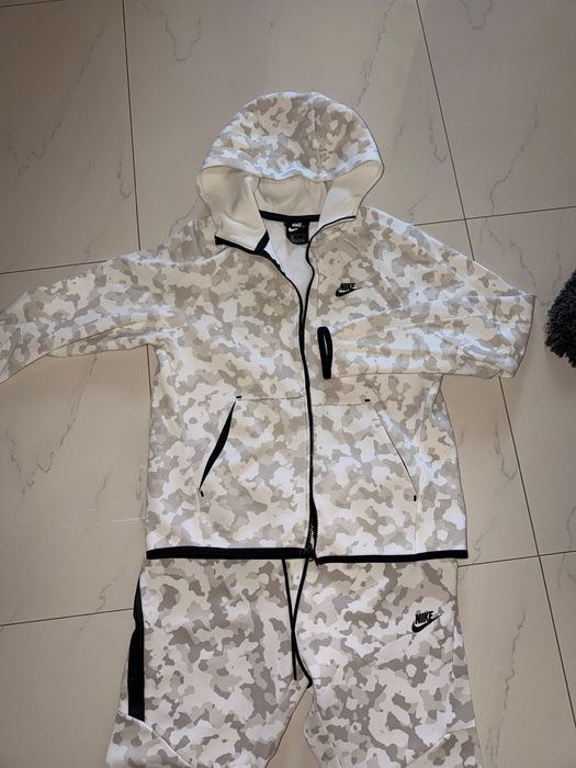 Nike Tech Army-EDITIE LIMITATA
