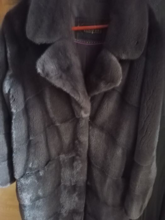Продам  шубу цвет пепельный
