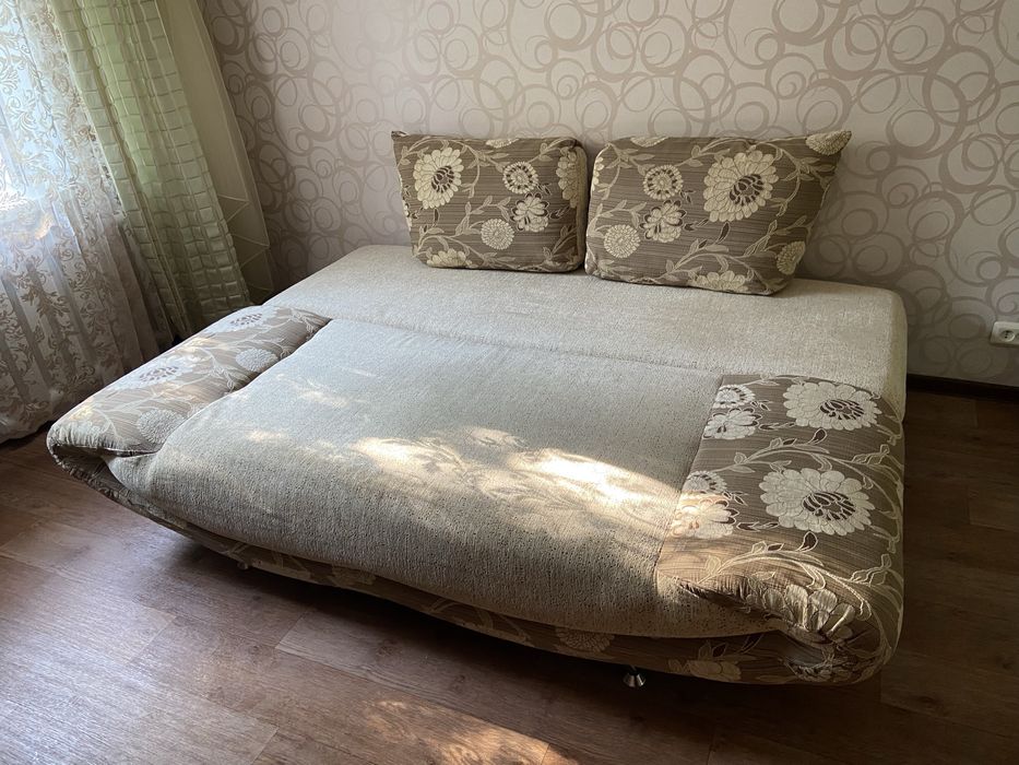Продам диван в хорошем состоянии