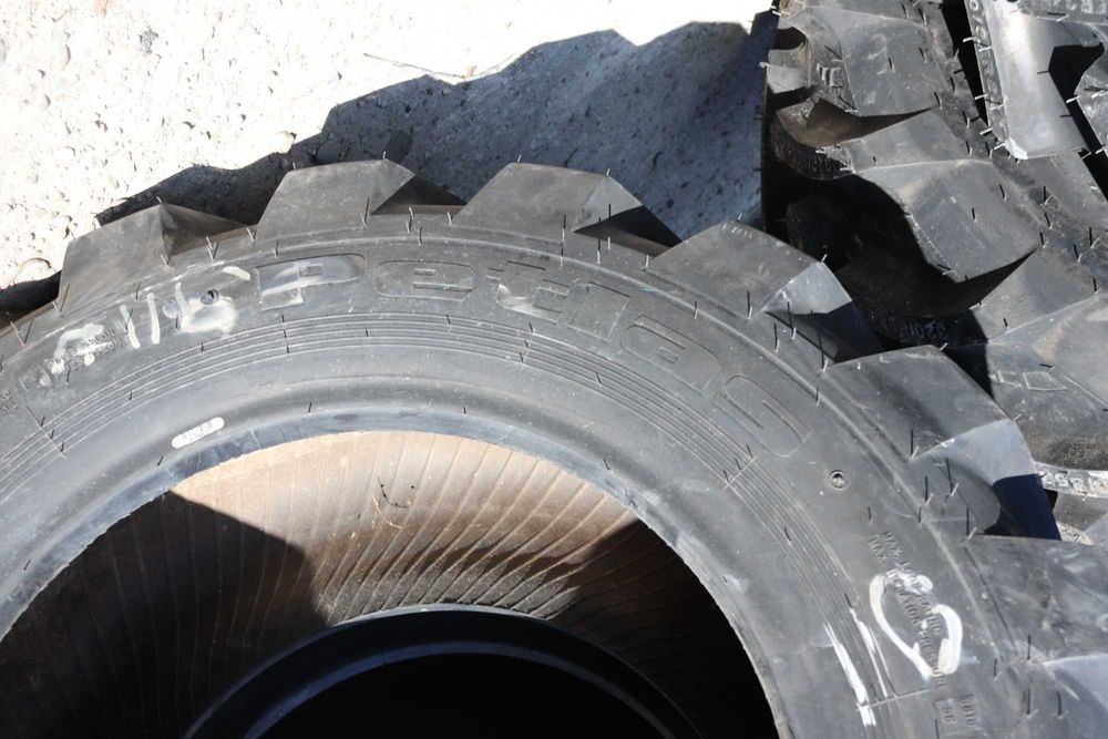 Anvelope 16.0/70-20 Petlas Industriale Noi pentru BuldoExcavator
