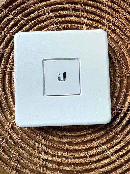 Router UniFi Security Ubiquiti Gateway USG