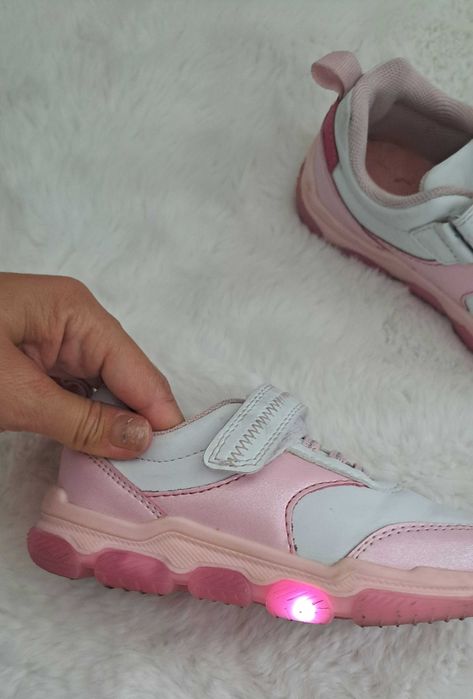 Детски светещи маратонки