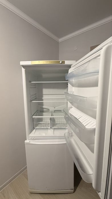 Холодильник Indesit