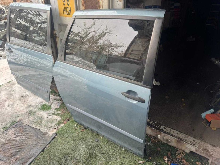 Двери Toyota Siena