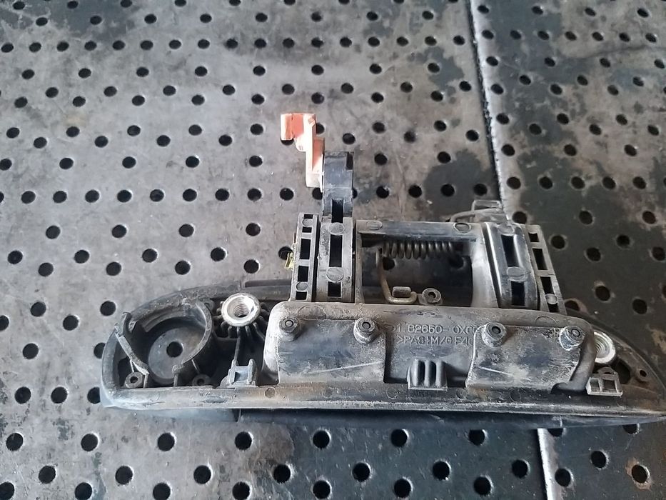 Maner usa stanga fata hyundai i10 1 pa