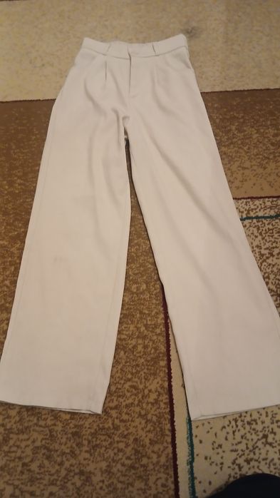 Бу киімдер сатылады, көп киілмеген